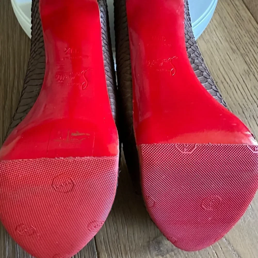 Christian Louboutin details features